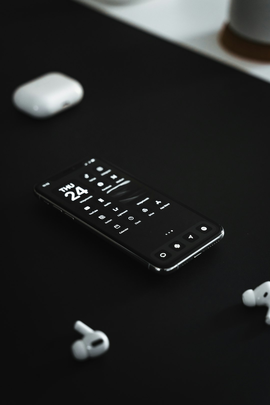 Check out these minimal icons using the link in my bio!